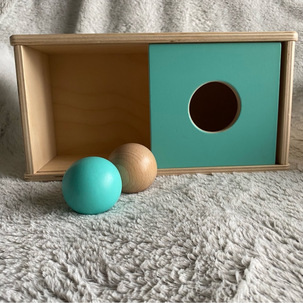 Lovevery sliding top box
